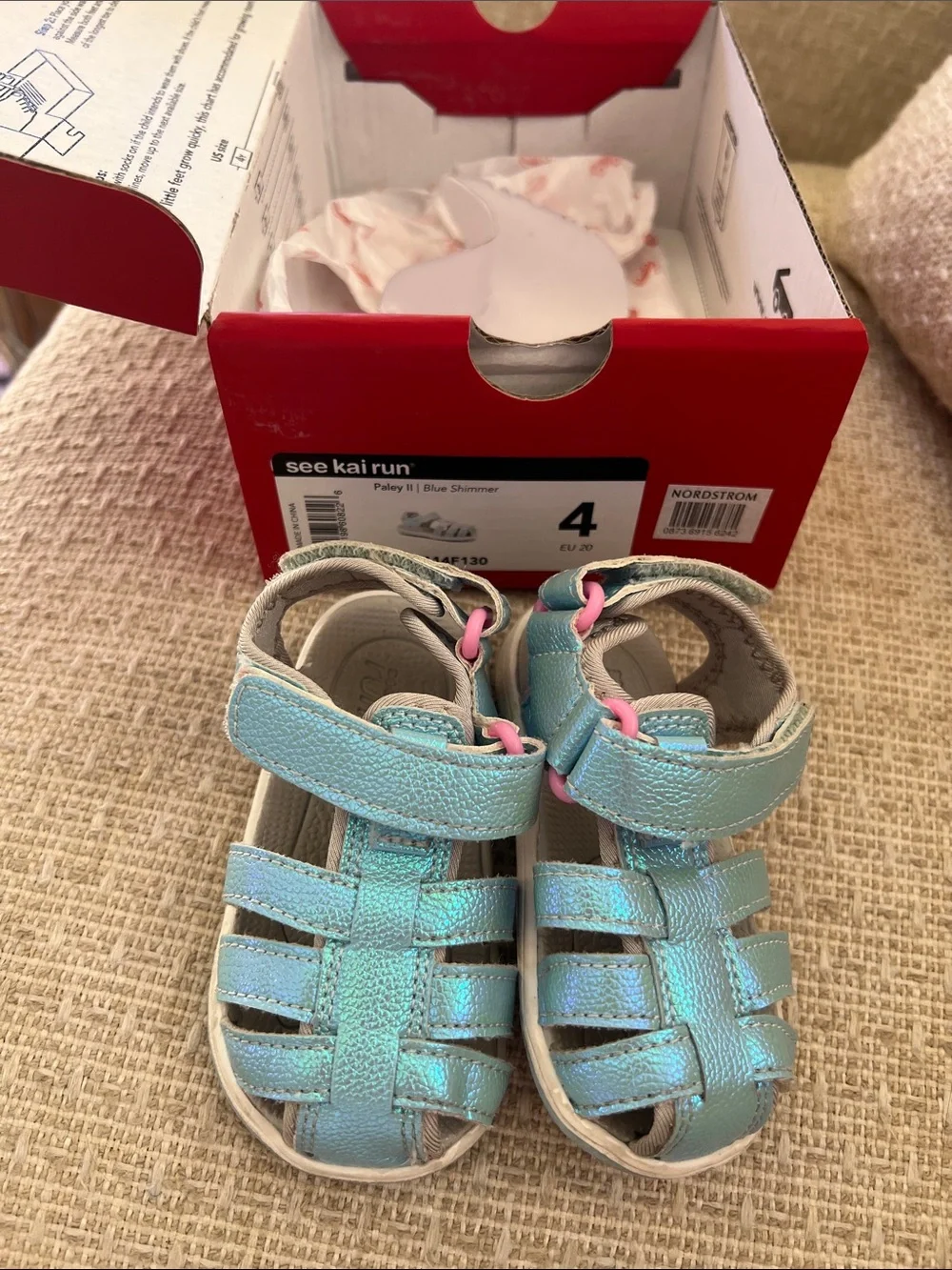 See Kai Run Size 4 Toddler Iridescent Blue Shimmer Sandals with Pink Accents